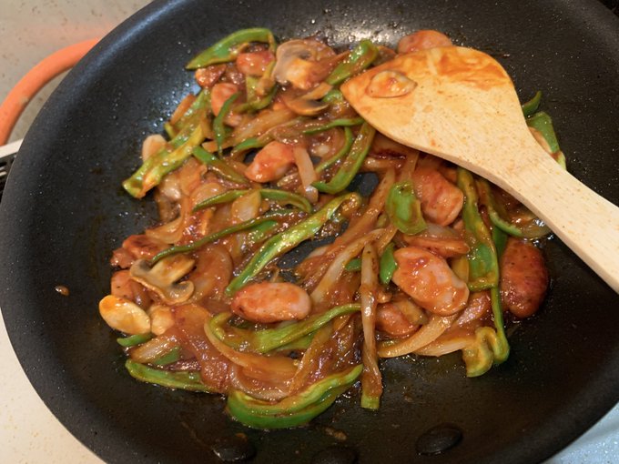 ナポリタン作ってんだけど
毎回この時点で食いたいってなっちゃう 