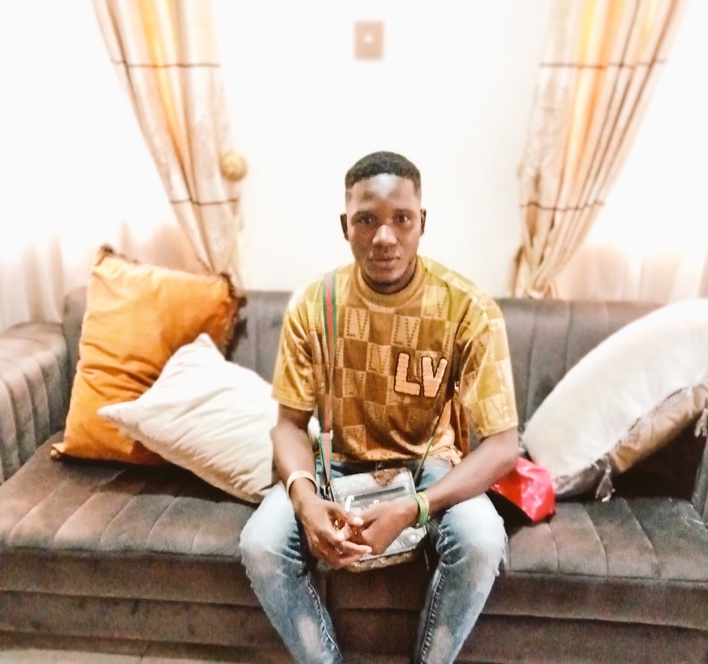 alexgbaye1's tweet photo. Just day lonely https://t.co/aeutHGv2SB