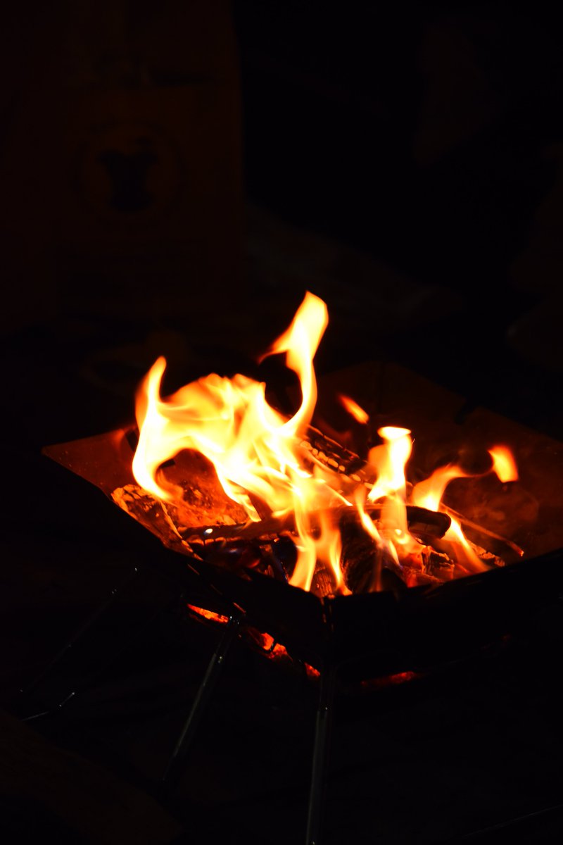 hamutahamuhamu's tweet image. たき火の写真のみで。

 #仙台たき火ティー の名前は「たき火」+「コミュニティー」だそうで。
自分はてっきり「タイム」の「T」かと思ってたー:( ;´꒳`;)

 #仙台駅前 でたき火をするのは10月10日まで。

 #MOVEMOVE 
 #社会実験