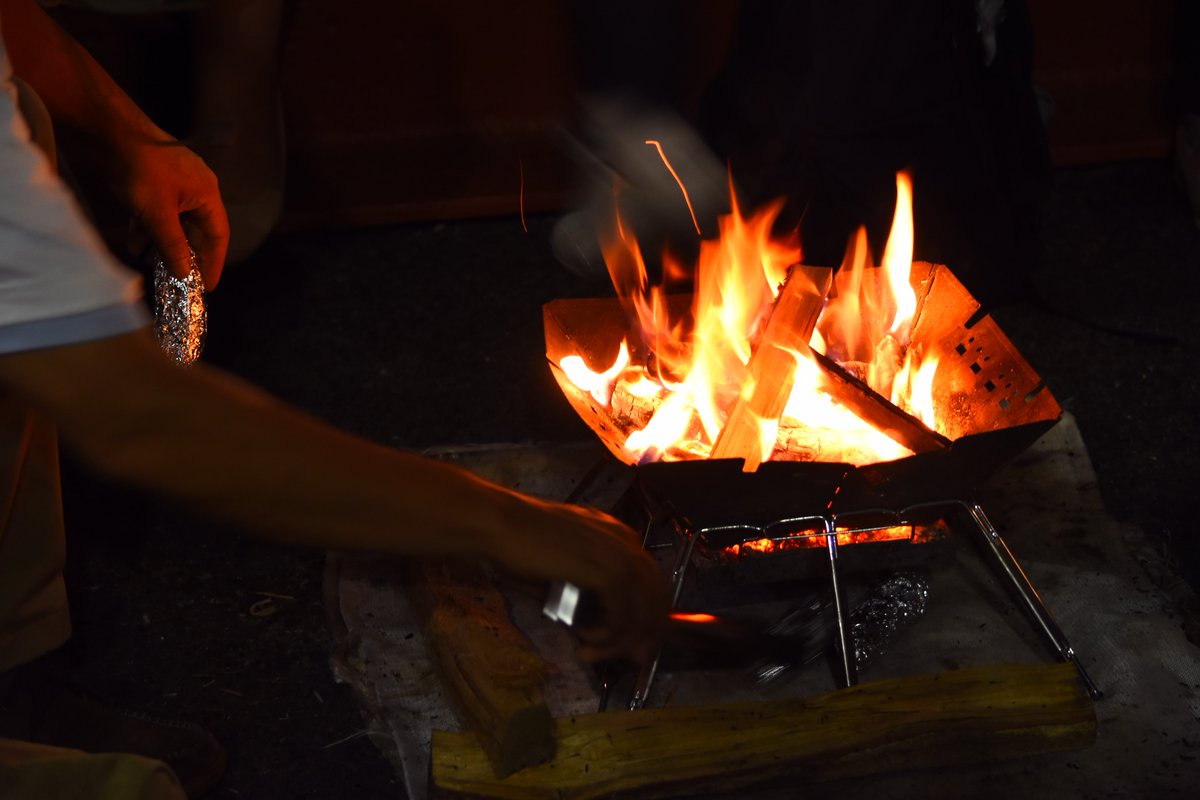 hamutahamuhamu's tweet image. たき火の写真のみで。

 #仙台たき火ティー の名前は「たき火」+「コミュニティー」だそうで。
自分はてっきり「タイム」の「T」かと思ってたー:( ;´꒳`;)

 #仙台駅前 でたき火をするのは10月10日まで。

 #MOVEMOVE 
 #社会実験