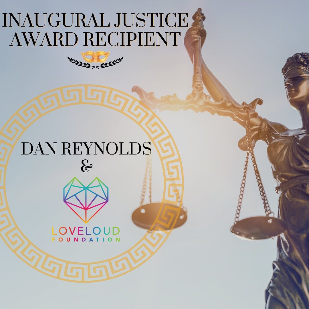 ImagineDBR's tweet photo. @DanReynolds &amp; @LOVELOUDfest são os vencedores do prêmio "The Justice Award". 🏳️‍🌈

A premiação acontecerá dia 22/10 e é apresentada pela Utah Aids Foundation. Tal prêmio é concedido para pessoas que ajudam o avanço e a justiça da comunidade LGBTQ+ e pessoas que convivem com HIV. https://t.co/aSMEXPEJLq