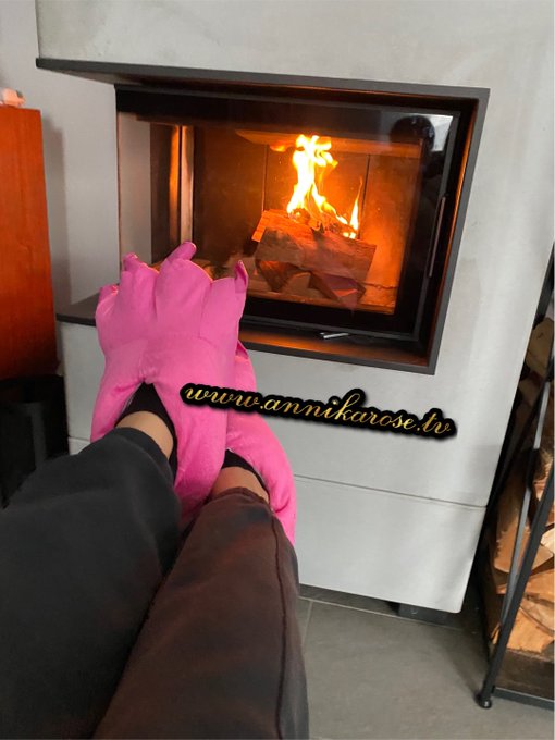 Nach dem #Dreh wird gechillt und das Feuerchen genossen ;) https://t.co/6O2UNULHlt<a href="/tag/dreh"class="tags">#Dreh</a>