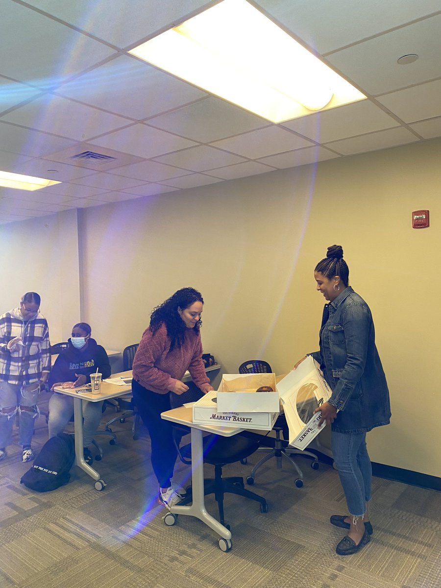 BristolNBDean's tweet photo. Who doesn’t want a donut on a rainy Saturday morning when taking classes???!! I was delighted to take donuts to our Saturday morning students at the @BristolCC New Bedford Campus! https://t.co/LUXjUizWro