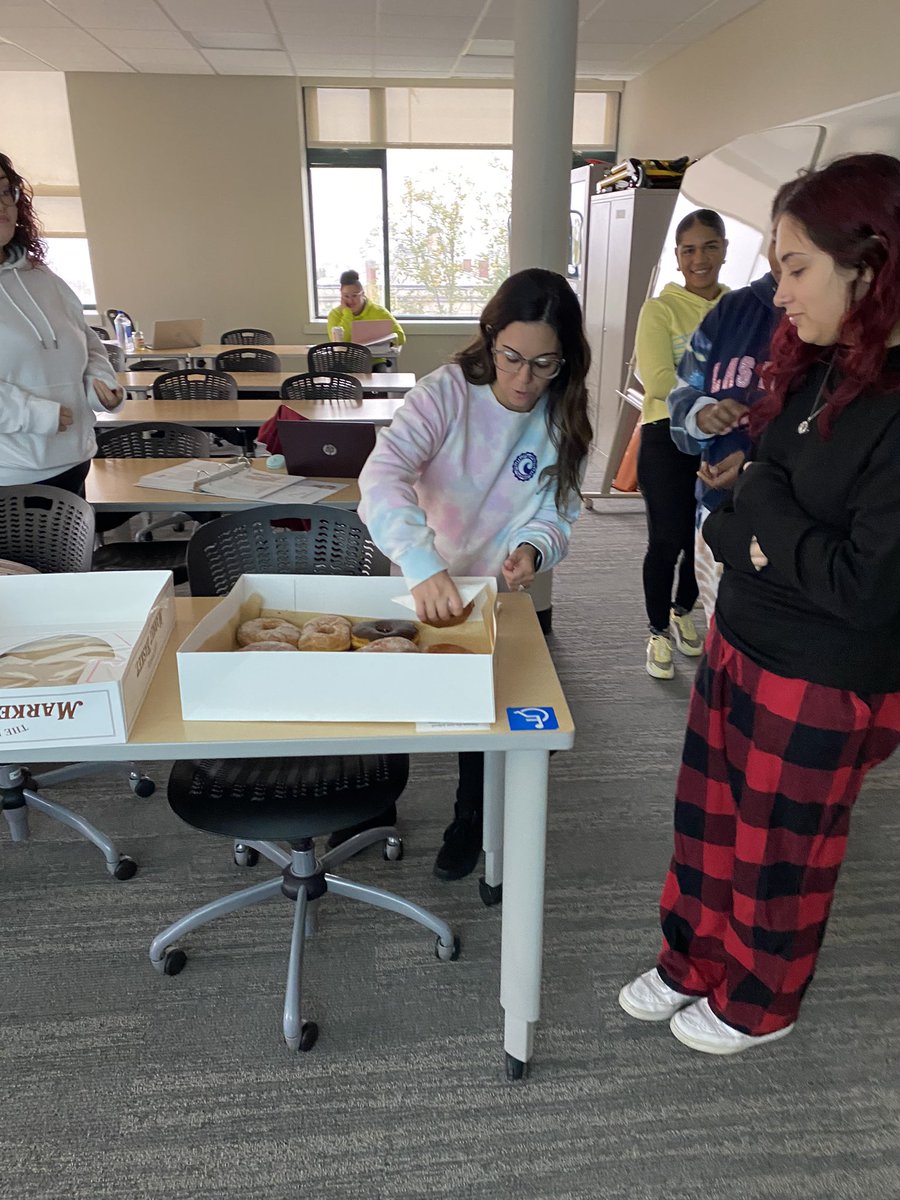 BristolNBDean's tweet photo. Who doesn’t want a donut on a rainy Saturday morning when taking classes???!! I was delighted to take donuts to our Saturday morning students at the @BristolCC New Bedford Campus! https://t.co/LUXjUizWro