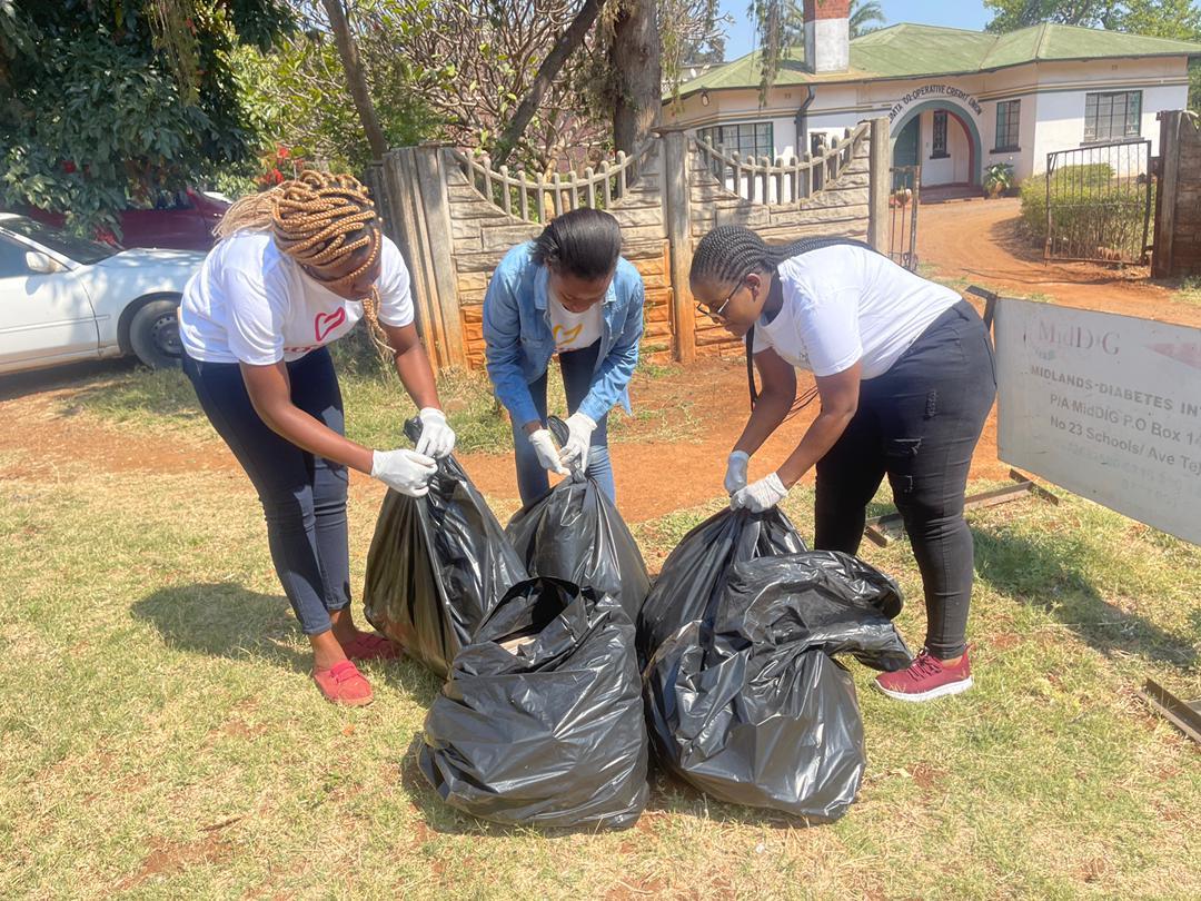 Wrapped up September Clean Up Month with our 3rd clean up campaign. Special thanks to <a href="/EMAeep/">E.M.A</a>, Gweru City Council, Midlands Hope Children Centre, Chishuwo Community Group, Good Deeds Day Gweru and SOET. Your continued participation and support is valuable

<a href="/UNDPZimbabwe/">UNDP Zimbabwe</a> 
<a href="/ND4NPC/">New Deal for Nature and People Coalition (ND4NPC)</a>