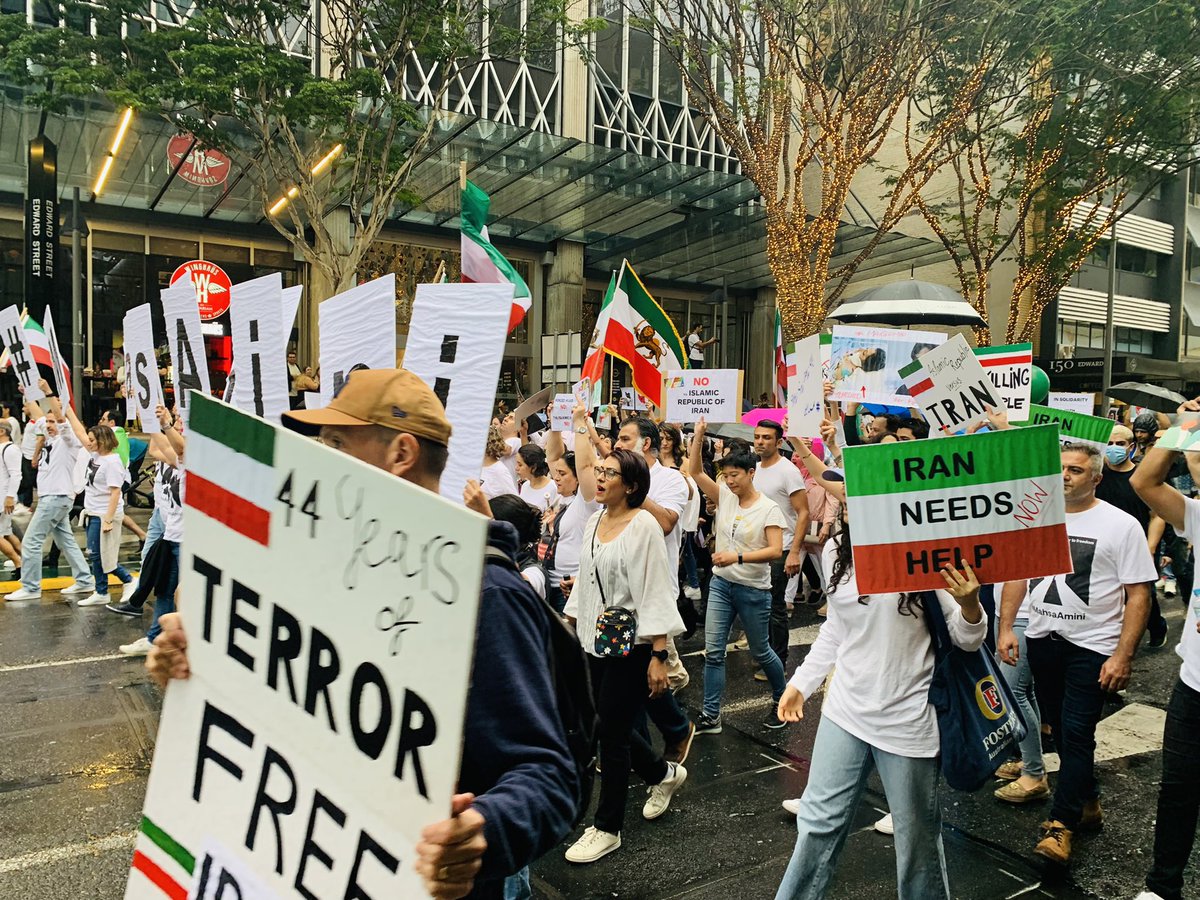 LGolafshani's tweet photo. #MahsaAmini Free IRAN, Brisbane, Australia 1/10/2022 https://t.co/2ARdzL2aE0