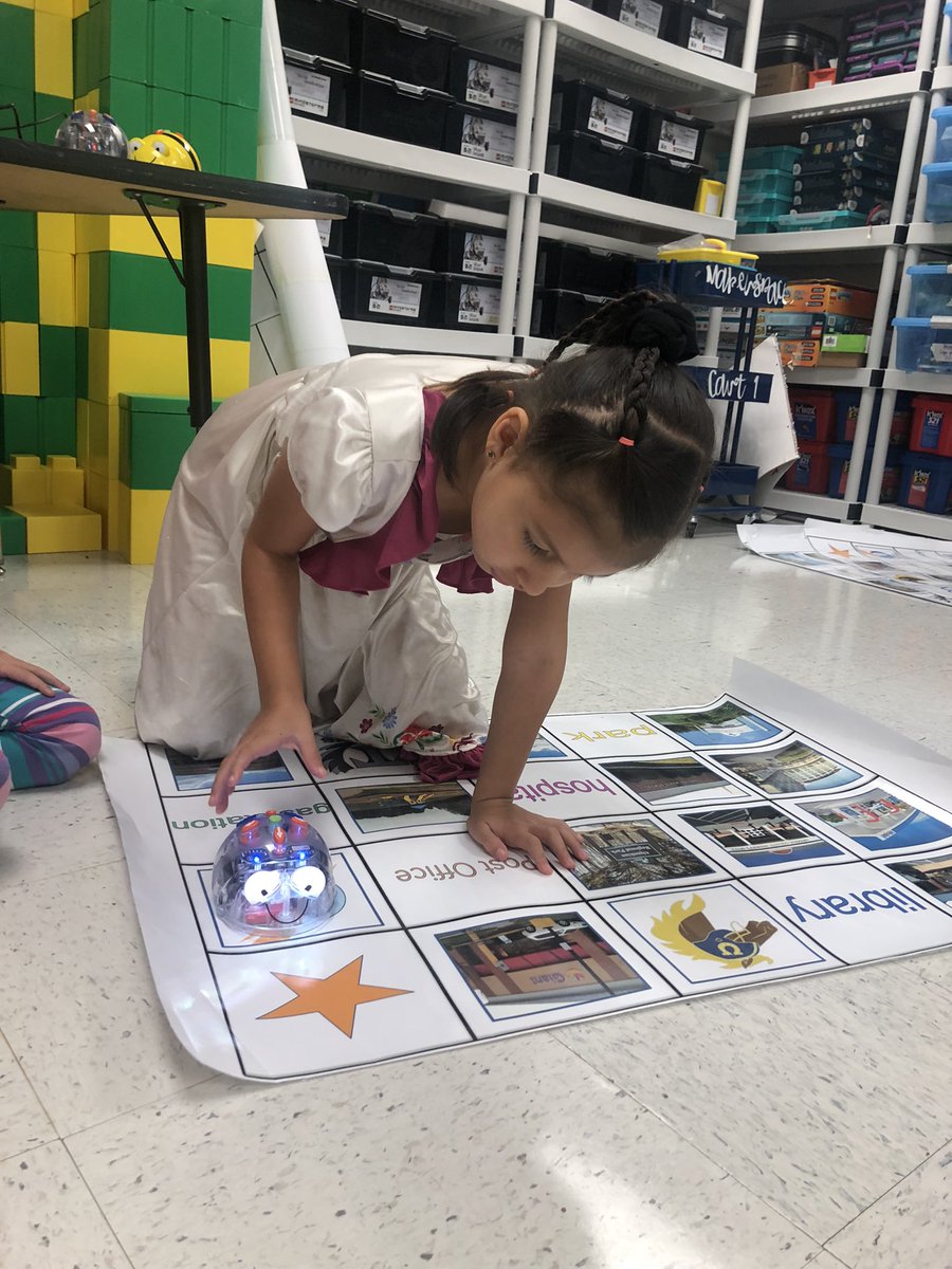 Thank you <a href="/MustangRaines9/">jay raines</a> for helping us explore and learn about some of the robots and tools we have in the ilab! 

#codingkids <a href="/LCPSOfficial/">LCPS News</a> <a href="/MeadowlandElem/">MeadowlandElem</a>