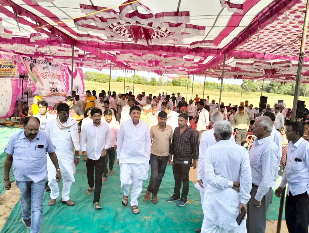 आज सैंथल (दौसा) में राजकीय कन्या महाविद्यालय के शुभारंभ समारोह में शिरकत कर उपस्थित जनसमूह को संबोधित किया। कन्या महाविद्यालय खुलने से सैंथल व आस पास की बालिकाओं को स्थानीय स्तर पर ही उच्च शिक्षा प्राप्त होगी।