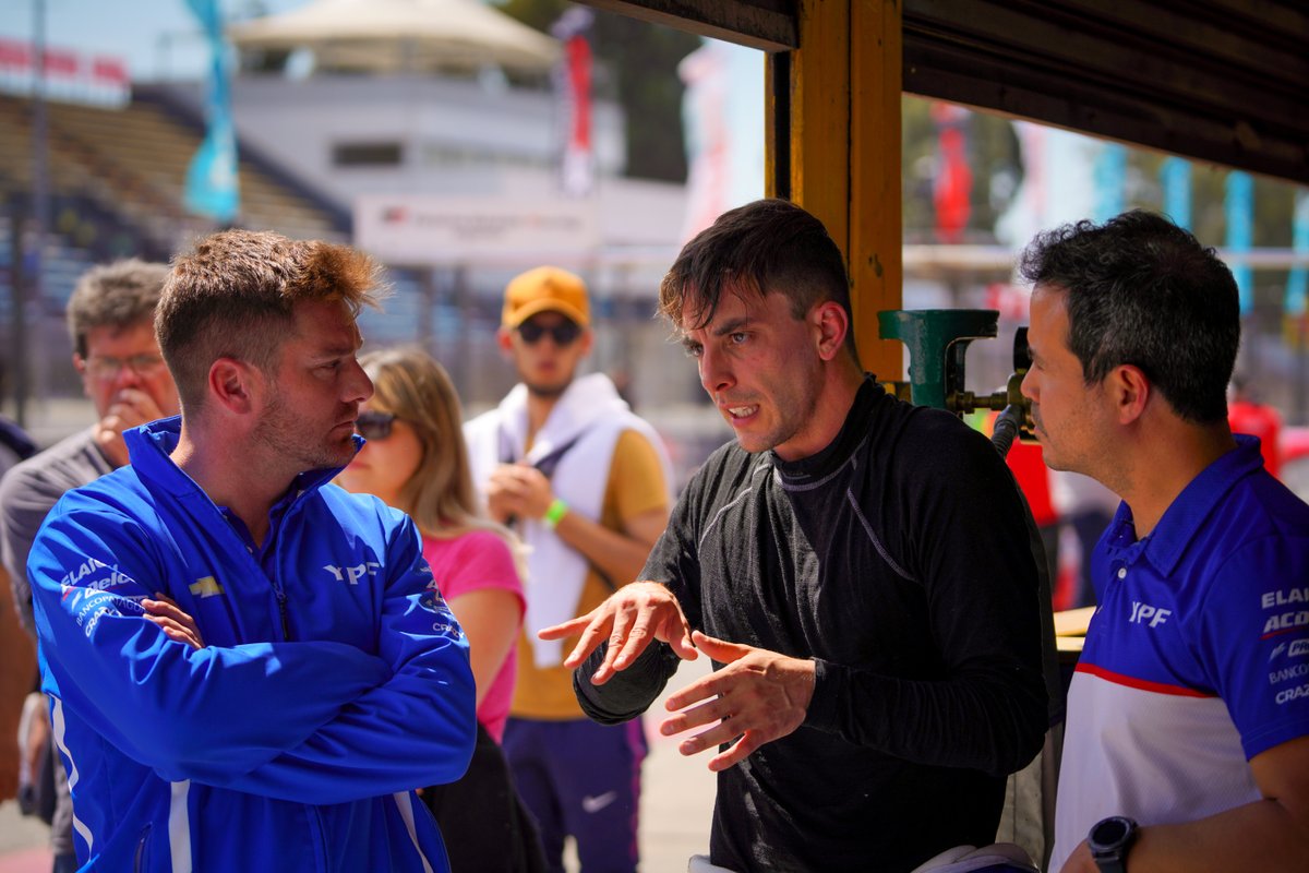 Final del 4º y último entrenamiento en Buenos Aires 🏁

P7 y P9 para las duplas Canapino/Ledesma y Llaver/Urrutia en la tanda precedente a la clasificación de los #200KmBA 🔜

<a href="/ChevroletArg/">Chevrolet Argentina</a> | <a href="/YPFoficial/">ypfoficial</a> | <a href="/Banco_Patagonia/">Banco Patagonia</a>