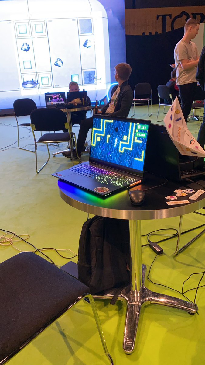 EmptyBox_Games's tweet image. Showing off #NanoHive at @viborggameexpo this weekend.

If you aren't here you can still exterminate bacterias and viruses from the confort of your home for free at store.steampowered.com/app/1995320/Na…