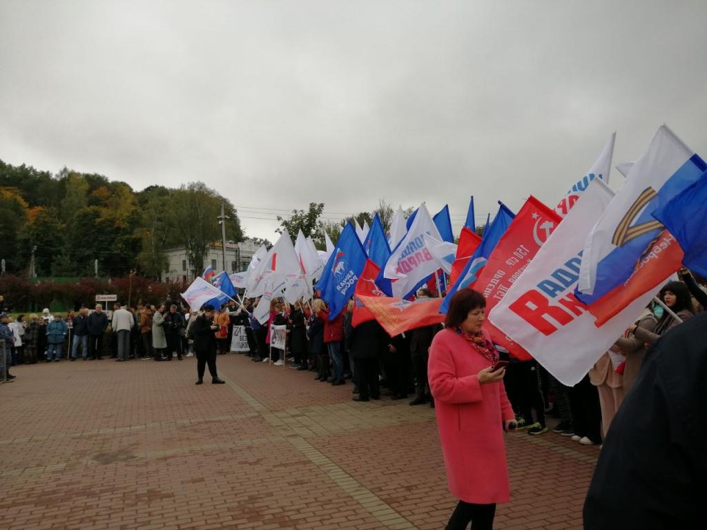 keytown67's tweet photo. На патриотической акции в Смоленске депутат Облдумы оскорбил правителей европейских стран - https://t.co/j1Sxf3pg0Z #Смоленск https://t.co/35cCRzd9Ta