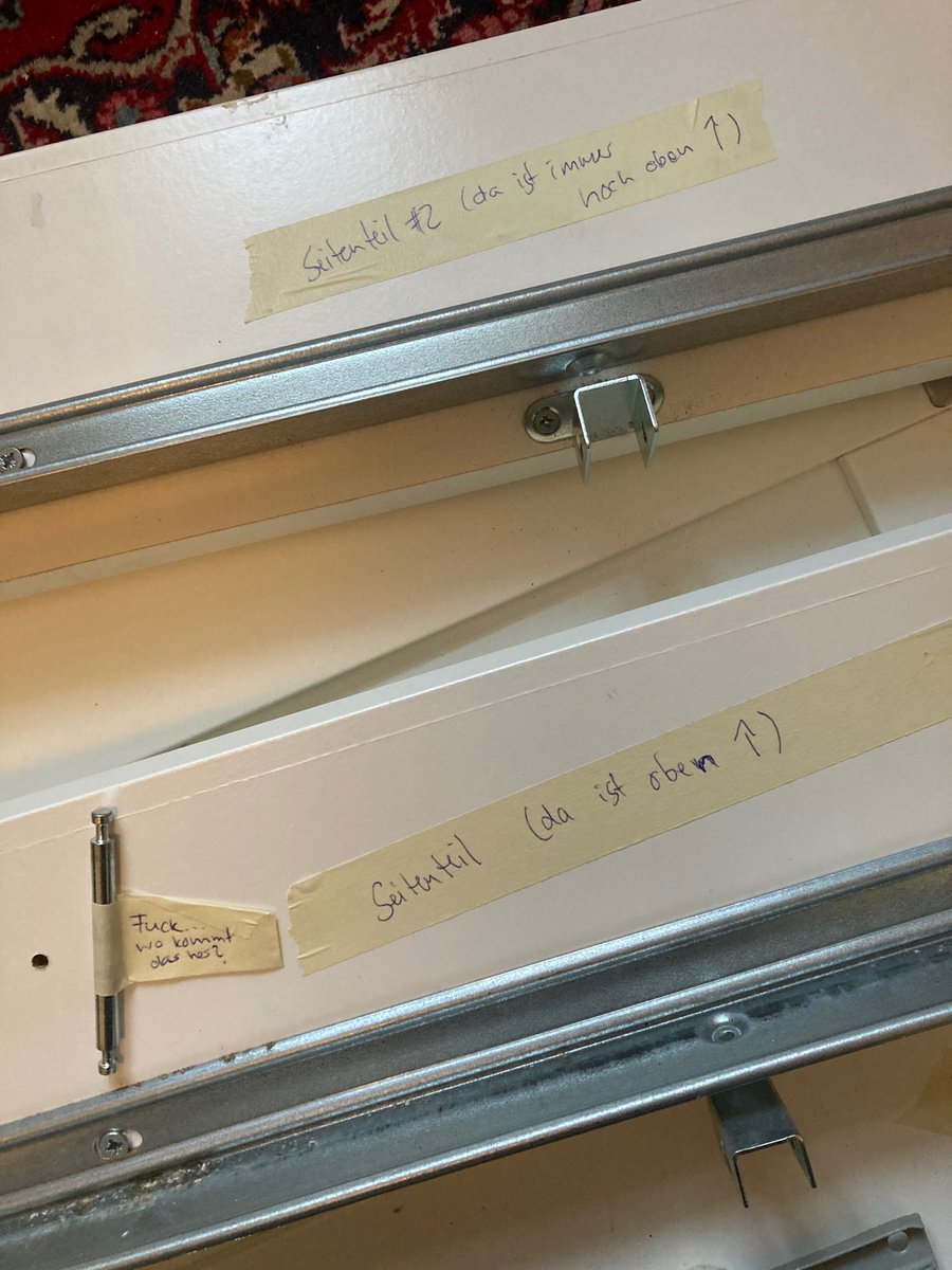 ems_dr's tweet photo. Umziehen mit mir, heute: Bett auseinander schrauben und jeden kleinen kack Handgriff beschriften, damit ich ne Chance hab, das Ding wieder zusammen gezimmert zu bekommen https://t.co/4YGdMzYVL2