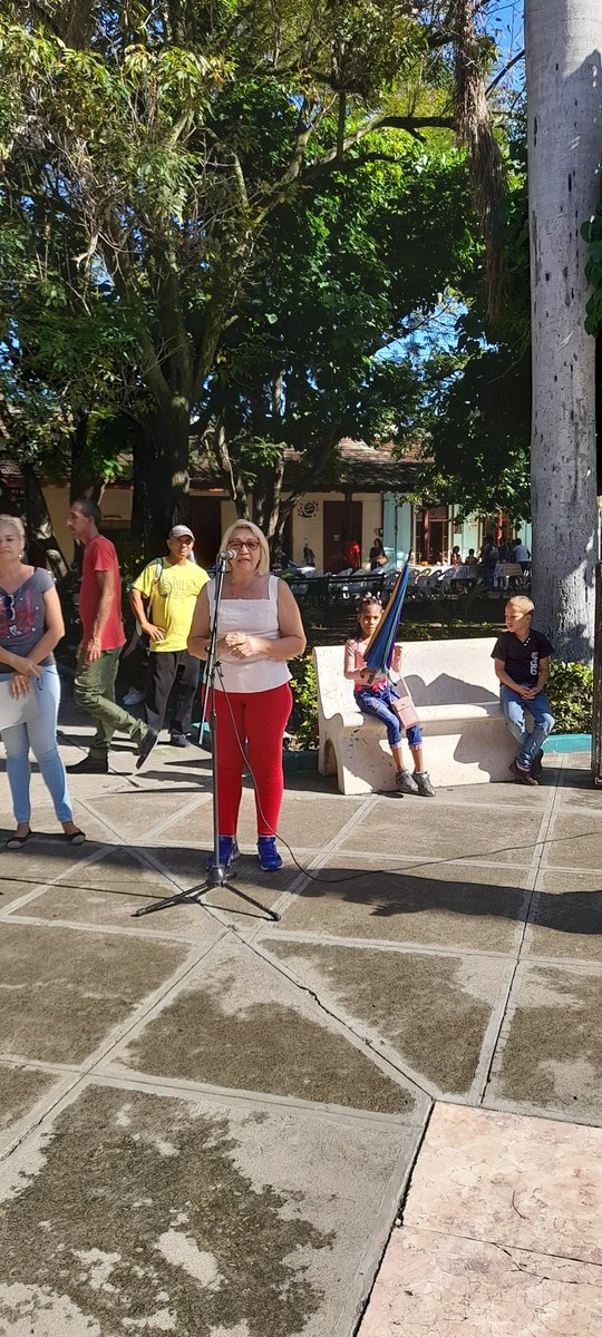 bertha_ledea's tweet photo. Celebrando como parte del proceso de extensión universitaria el día internacional del Adulto Mayor  #CUMJiguaní
#UniversidadDeGranma https://t.co/LMYRQ21fb9