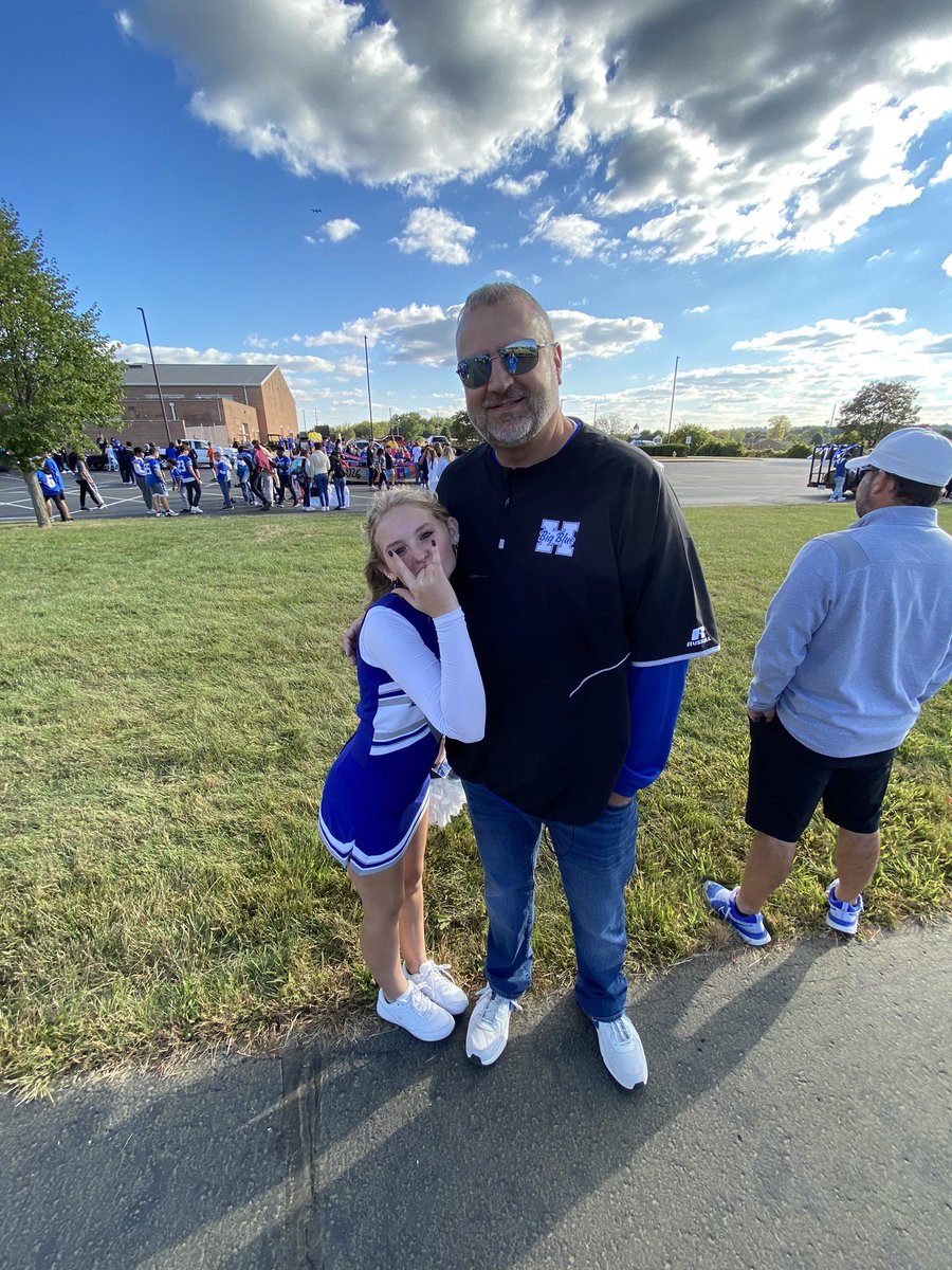 tifferoo3's tweet photo. A few more pictures from the Homecoming Parade! I love being a teacher in the district I grew up in and my kids are part of. I mean it when I say #HamiltonProud #MyCheerleader #FormerStudents #CurrentStudents https://t.co/uns9NAOkeM