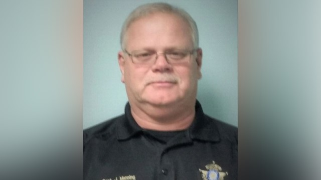 Ta_Lon's tweet photo. Georgia cop who pushed people to take horse dewormer instead of vaccine dies from COVID-19 https://t.co/O3cTRHd5aF