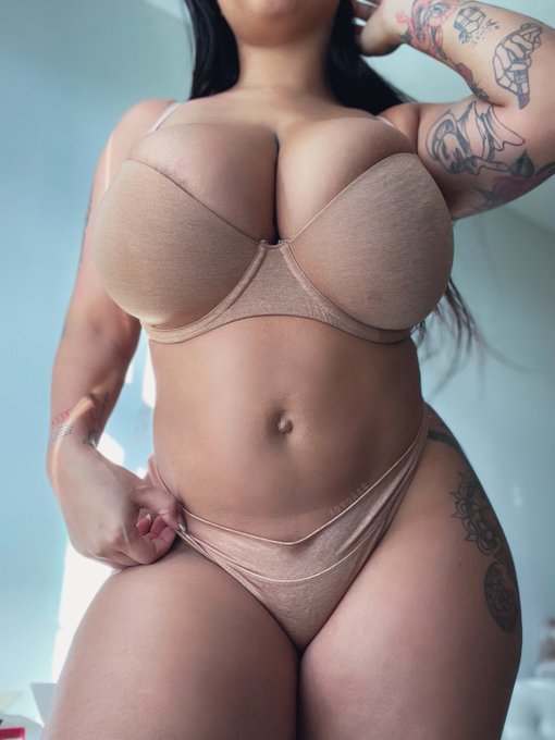 🟤 Nude https://t.co/Ci8rX3HfFX