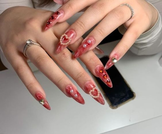 archivedlooks's tweet photo. Heart nail designs ♥️ https://t.co/WKz1Ld52SD