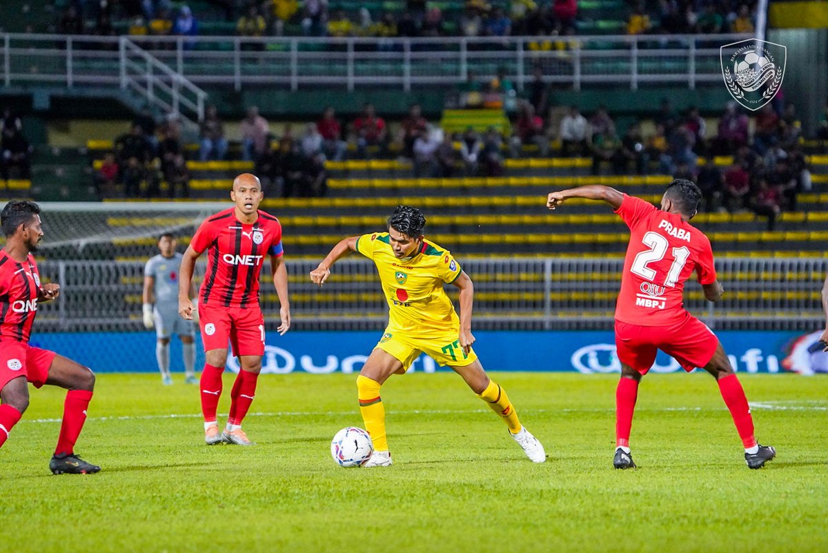 kda_fc's tweet photo. πΈ Sorotan foto separuh masa pertama menentang PJ City FC.
HT | KDA FC 0 - 0 PJ City FC
#KDAFC #PulunKedahPulun #SangKenari #BiarJasaJadiKenangan #2022season #ligasuper2022 #KDAPJC #LS19 https://t.co/BgRAeBafwn