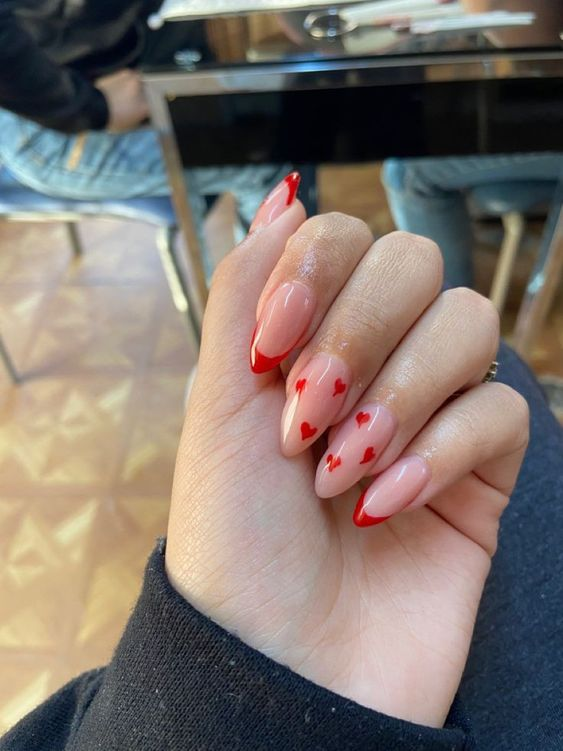archivedlooks's tweet photo. Heart nail designs ♥️ https://t.co/WKz1Ld52SD