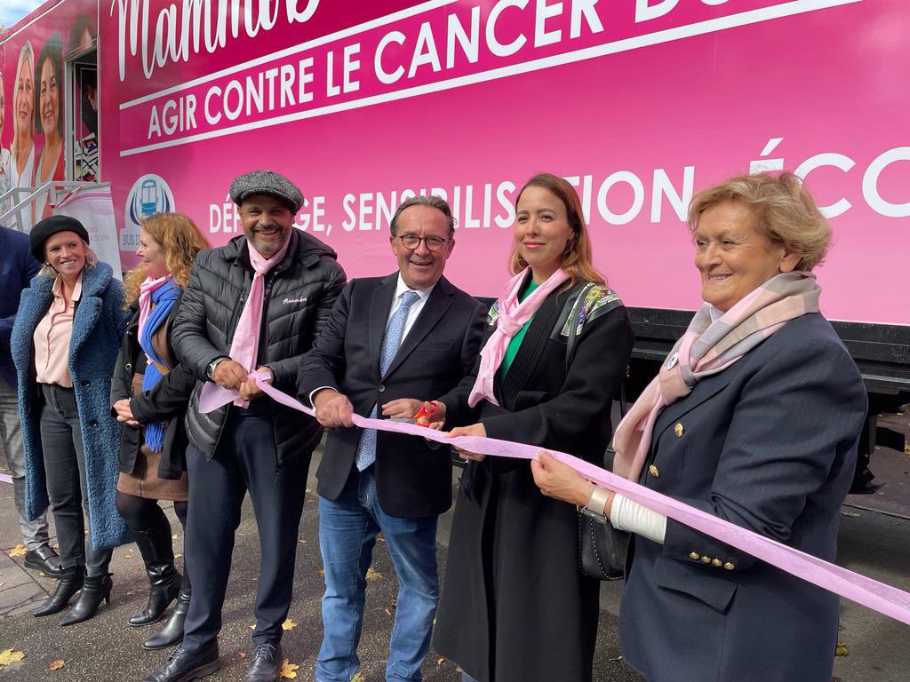 pierre_bedier's tweet photo. Passage à @villedeplaisir aux côtés de Joséphine Kollmannsberger pour le lancement de la tournée du Mammobus dans les Yvelines. Une belle opération permettant à toutes les femmes qui le souhaitent la réalisation d’un dépistage du cancer du sein.

#OctobreRose #OctobreRose2022 https://t.co/C70t8aNrEh