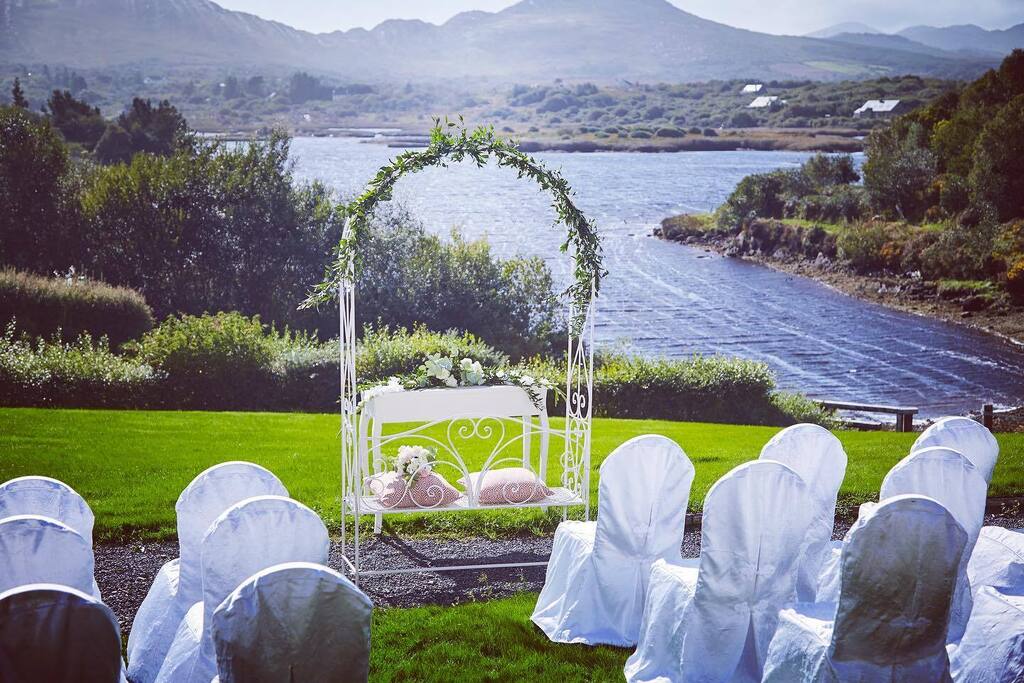 SneemHotel's tweet photo. Looking to host a Humanist/Civil wedding at a venue with amazing views? Call us now on 0646675100 or email louise@sneemhotel.Com Some dates still available for 2023 ❤️❤️❤️ #sneemhotel #sneem #destinationwedding #sneem #weddingview #humanistwedding https://t.co/JrM3qw61ra https://t.co/I0NsZy3Wc8