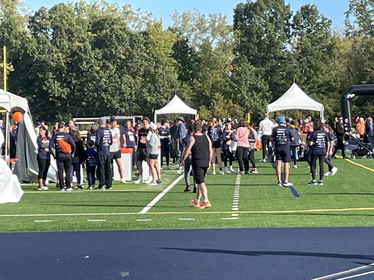 Having a great time for an amazing cause this morning! 🧡 Loving the Run Tough for Chad Tough fun zone…especially the dunk tank! 🤪