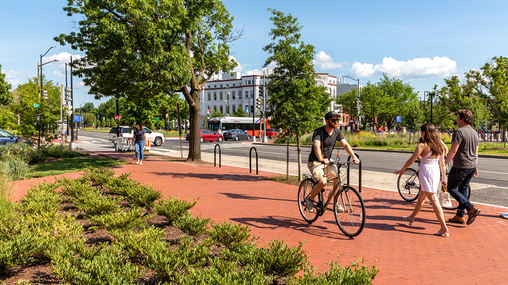 The Eastern Market Metro Park has served as an important multi-modal transportation hub for over two centuries. LandDesign helped envision a refreshed park resulting in a place that people come to, rather than though. #LDProjects