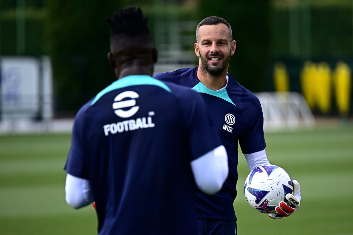 Mimin akan berikan Hadiah dari FN Store kepada 3 orang beruntung jika Inter menang lawan AS Roma malam ini, akan jadi 4 orang yang beruntung jika Handanovic tidak kebobolan.

Syarat retweet tweet ini dan harus Interisti ya 👍🏼