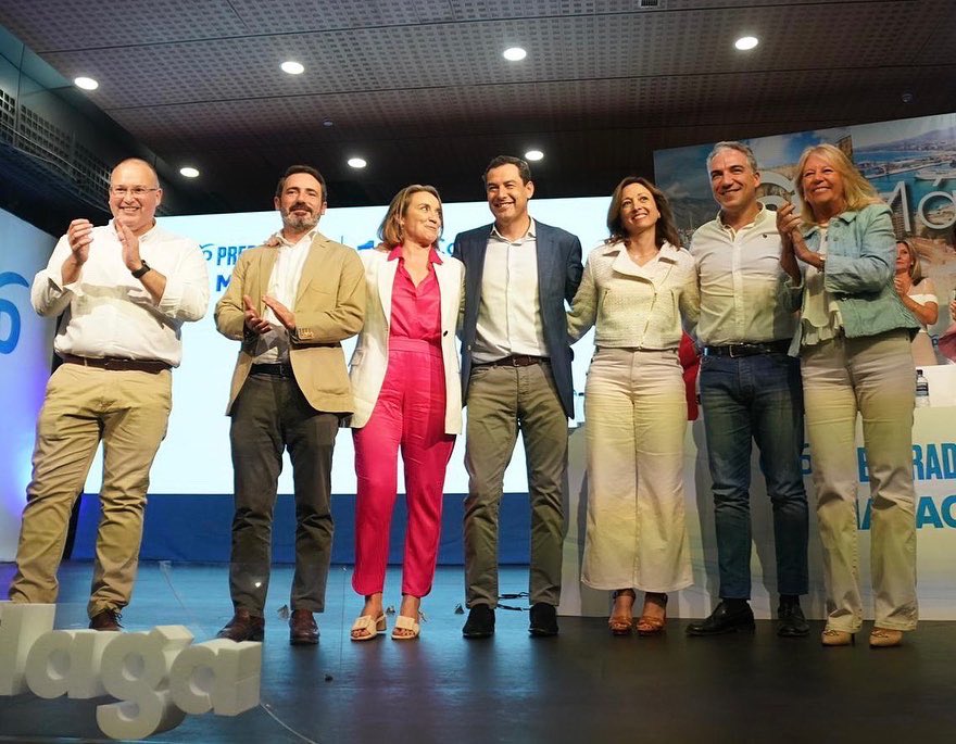 eliasbendodo's tweet photo. Inmejorable cierre del 14 Congreso del @PPMalaga en el que hemos contado con @cucagamarra y nuestro Presidente @JuanMa_Moreno. https://t.co/f5Ewn56yTR