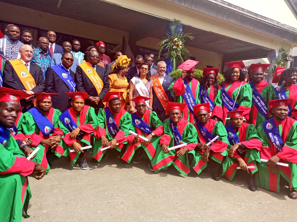 ✅Célébration du 20e anniversaire projet SATIC &amp; Remise de Diplômes à la :
👉17ème Promotion TI,🇨🇦
👉14ème Promotion Master MS2I,🇫🇷
👉12ème Promotion Ingénieur 3IL.🇫🇷
Félicitations à tous les lauréats.