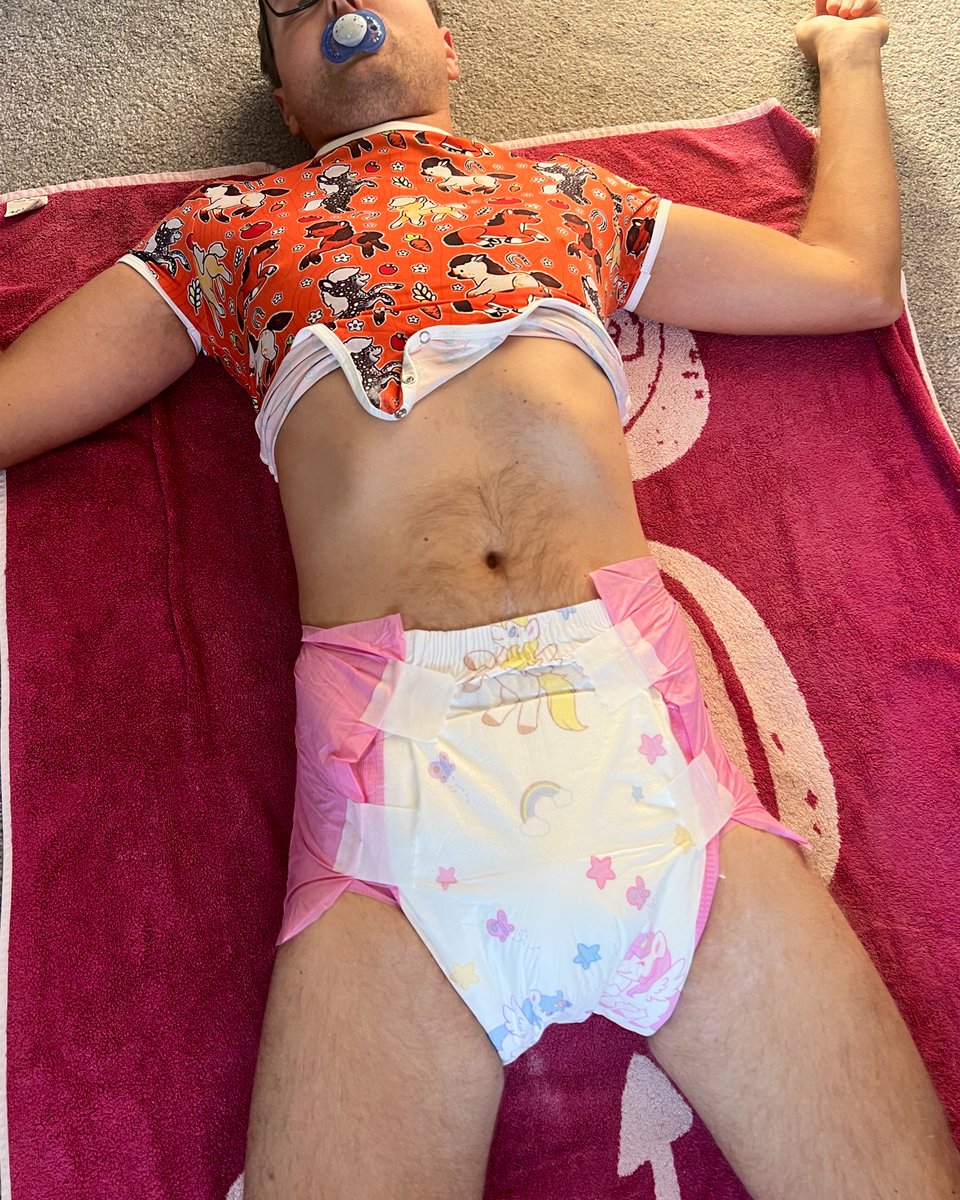 Littlebabypep's tweet photo. Daddy says now that Loctober is here and my little pee pee is all caged up Im going to be his little sissy baby girl. Someone come help me 🥺 https://t.co/9AynI5XtOF