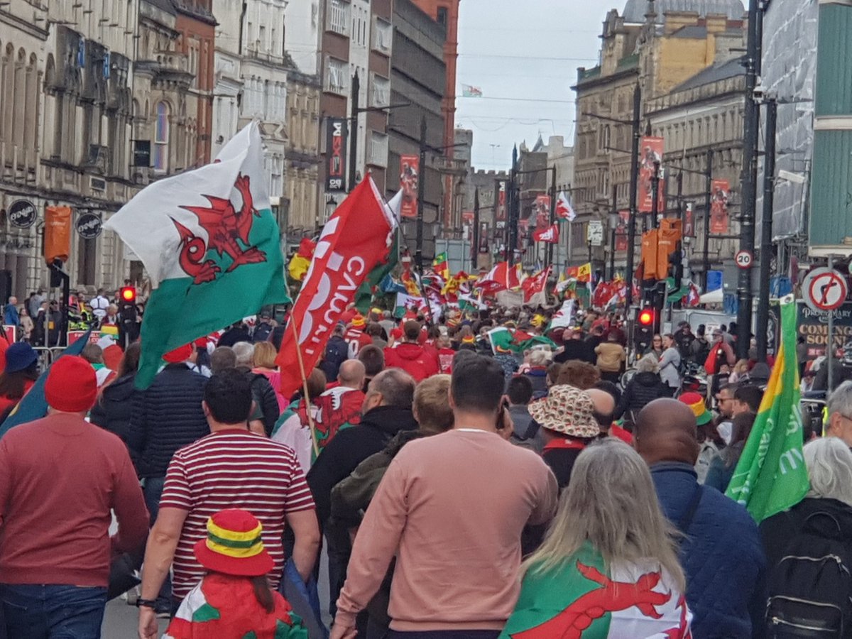 Wales is on the march to #Independence 🏴󠁧󠁢󠁷󠁬󠁳󠁿 #IndyWales 
👏🏽👏🏽 <a href="/YesCymru/">YesCymru</a> 
👏🏽👏🏽 <a href="/YesCaerdydd/">YesCymru Caerdydd</a> 
🚴‍♂️🚴‍♂️ <a href="/YCCyclists/">YesCymru Cyclists/Seiclwr</a>
