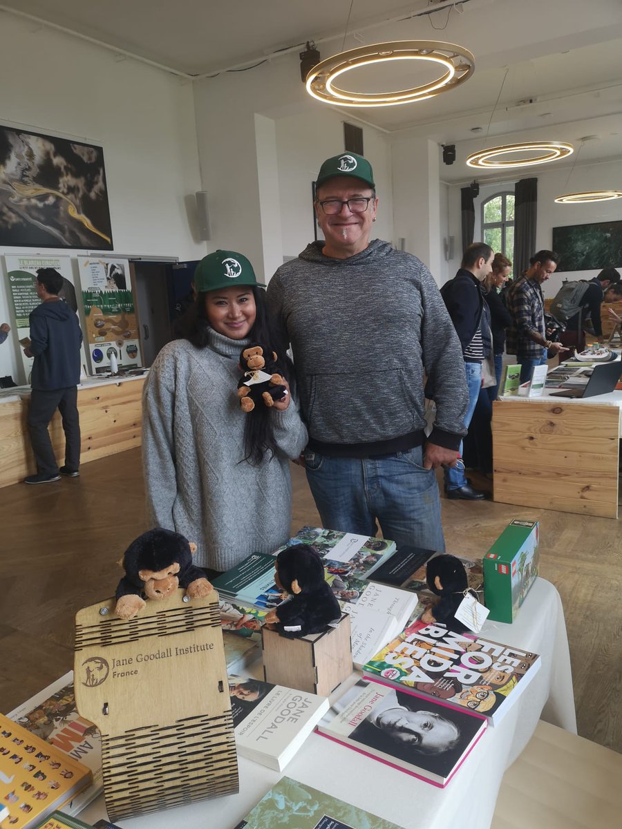 Jane Goodall France tweet media