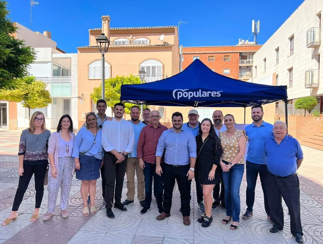 PPBonrepos's tweet photo. 💙 Gran acogida de la Carpa Informativa en nuestro pueblo. 💙

📢📢📢Aclarando las dudas de los vecinos, sus inquietudes, sus ideas,... 

🥰Pero sobre todo, recogemos el cariño de nuestro pueblo!!!! 

🌟 Mil Gracias a tod@s!!! 💪💪💪 https://t.co/f2xY5PBicX