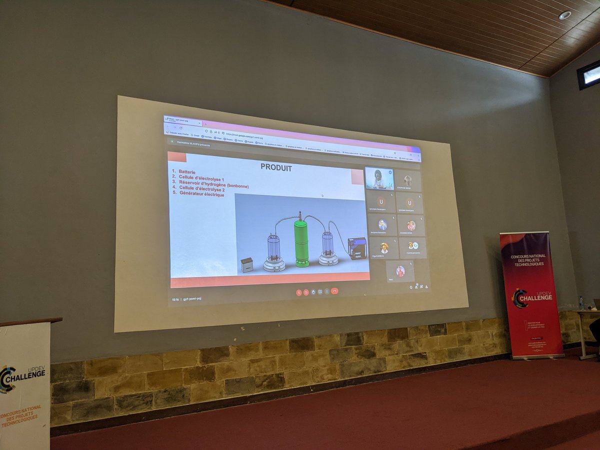 DevelopersUp's tweet photo. Définir le problème, déterminer les défis, présenter la solution, en donner un apperçu, en calculer les coûts, etc. à ces questions le pitching des candidats veut répondre de manière convaincante!
#updevchallenge3 https://t.co/h9HqCT8d1d