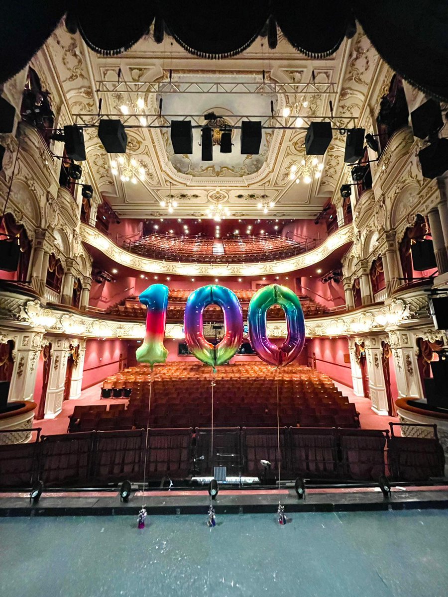 Last night Bugsy Malone celebrated its 100th performance! 🎉

Congratulations to the entire cast and crew who are bringing plenty of sparkle and razzmatazz to stages up and down the country every night ✨

#100performances #bugsymalone