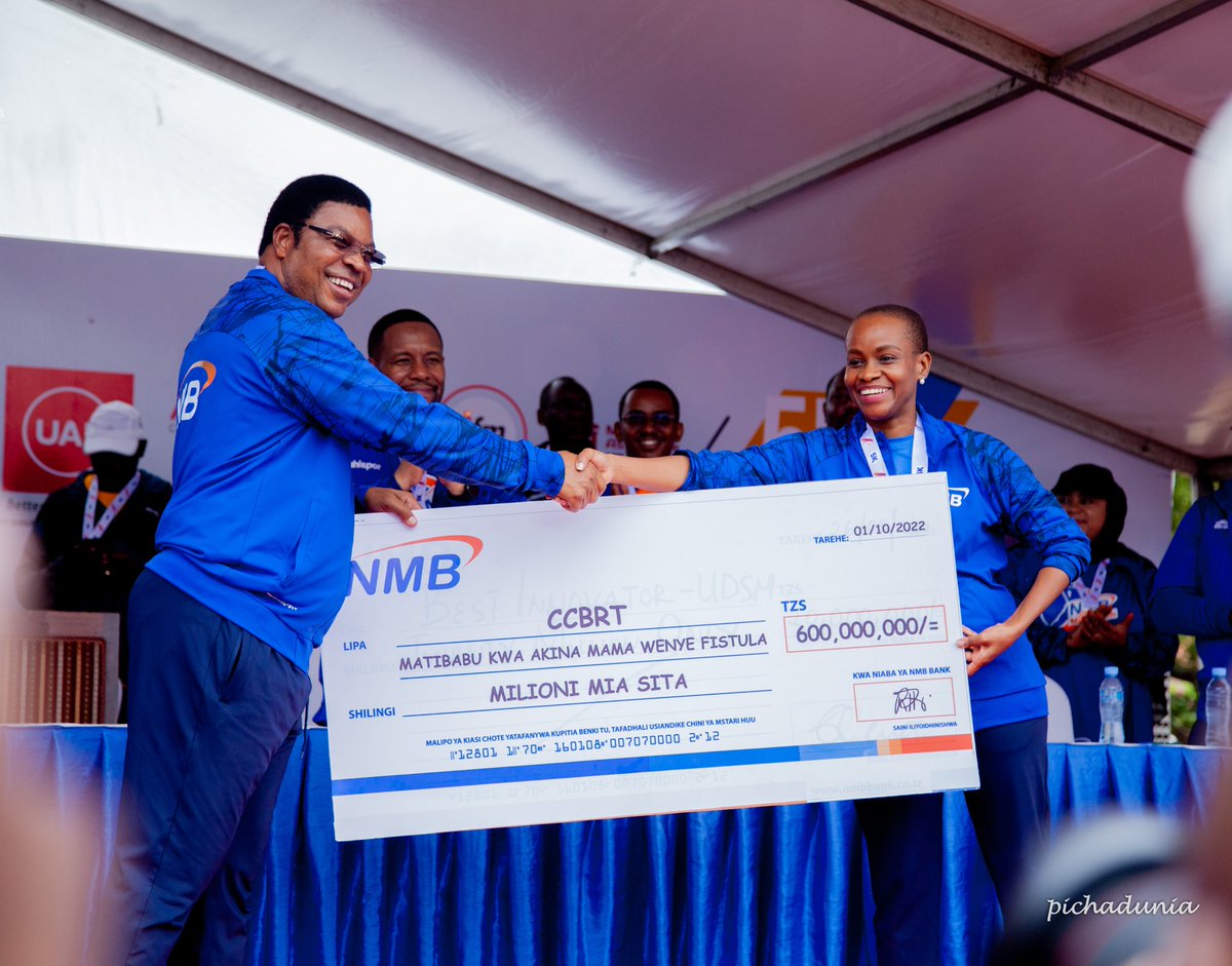 pichadunia's tweet photo. NMB Marathon 2022 imekusanya Shilingi milioni 600 zinazoenda kusaidia matibabu ya kina mama wanaosumbuliwa na tatizo la Fistula katika hospitali ya CCBRT. Kiasi hiki kinakamilisha lengo la kukusanya shilingi bilioni moja kwa kipindi cha miaka miwili.
#NMBMarathon #pichadunia https://t.co/tDexlLNWpn