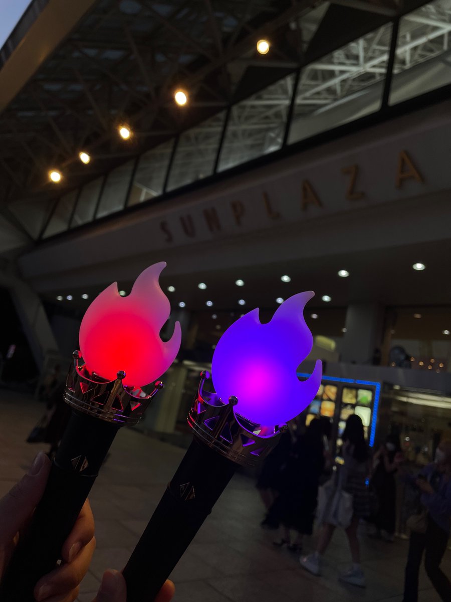 2524_o's tweet photo. ラスト中野サンプラザ😭
会ってくださった皆様ありがとうございました〜😭久しぶりに会えた方もいつも会ってくれる方もほんと有難う...
またおしゃべりしてくれ...
OWVは心の支え🥲いつかの現場までに色々頑張るぞー！
#OWV #OWV_STRANGE #OWV_Let_Go https://t.co/hNNDgMoOHW