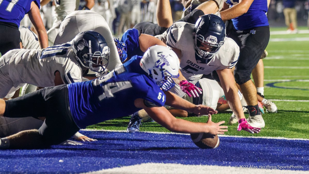 AlanHerzberg's tweet photo. A sentence neither Joe Staff nor I ever thought I'd be tweeting: 

@joestaff64  scores a TD for @BC_lancer_FB in the 4th quarter against Brookfield East https://t.co/ENBgURG0w9