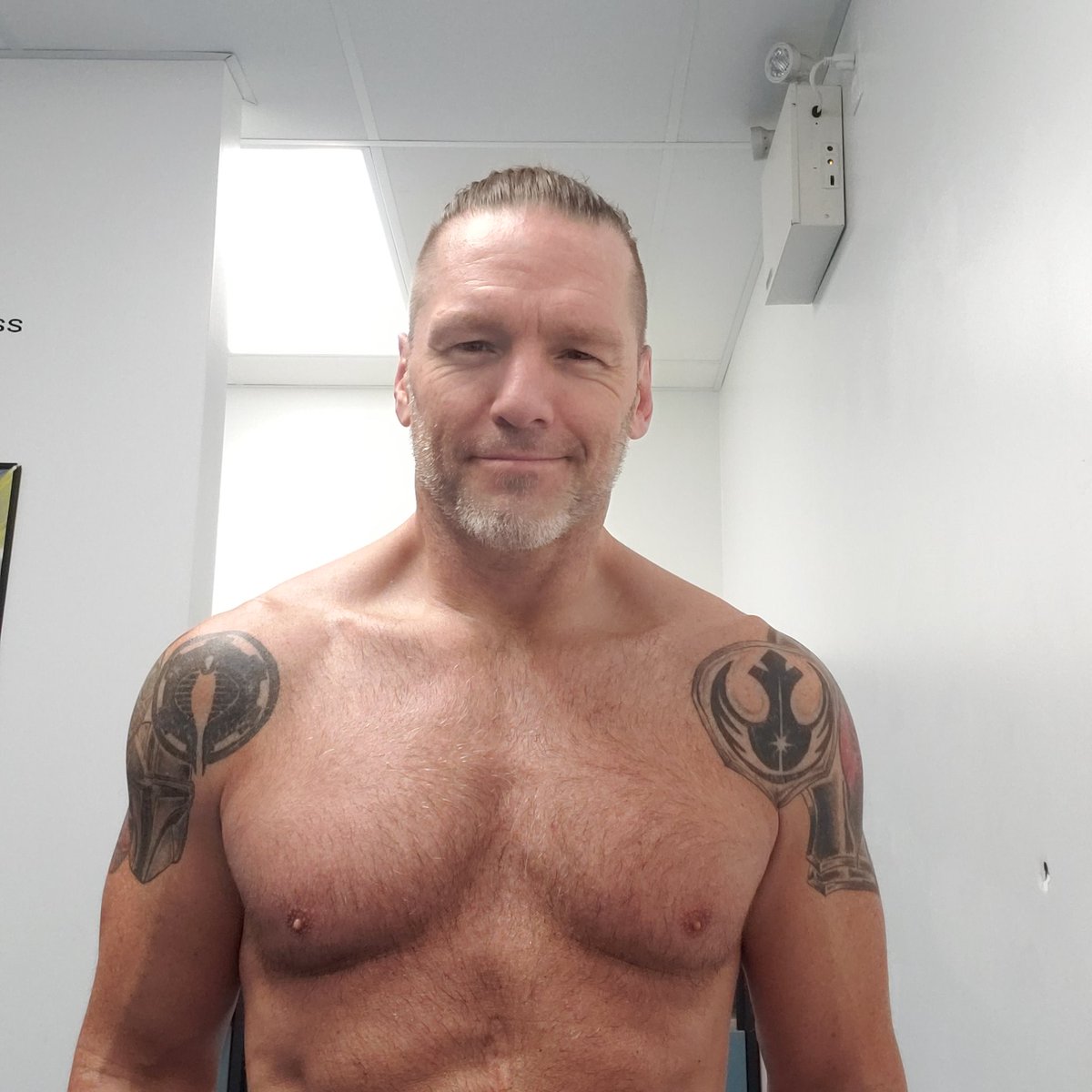 CDNsilverBadger's tweet photo. Battle ready
@PPWOfficial
@enmaxcentre
#cagematch
#heavyweightchampion
#canadianstrongstyle
#canadianstrongstyleassassins
#silverbadger
#dungeonstyle
#stampedewrestling https://t.co/CCjrn6ZsZk