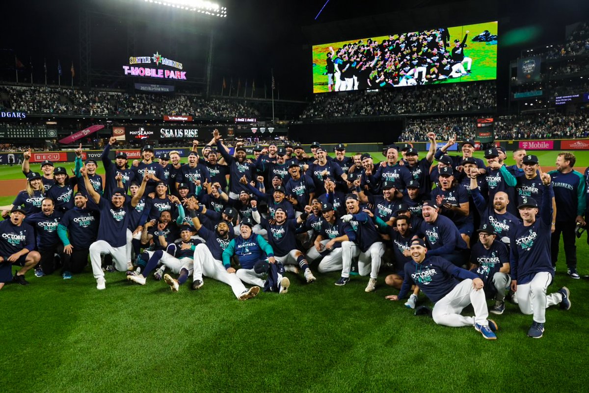 MLB's tweet photo. 21 years in the making. #CLINCHED https://t.co/C16jJKjLw2