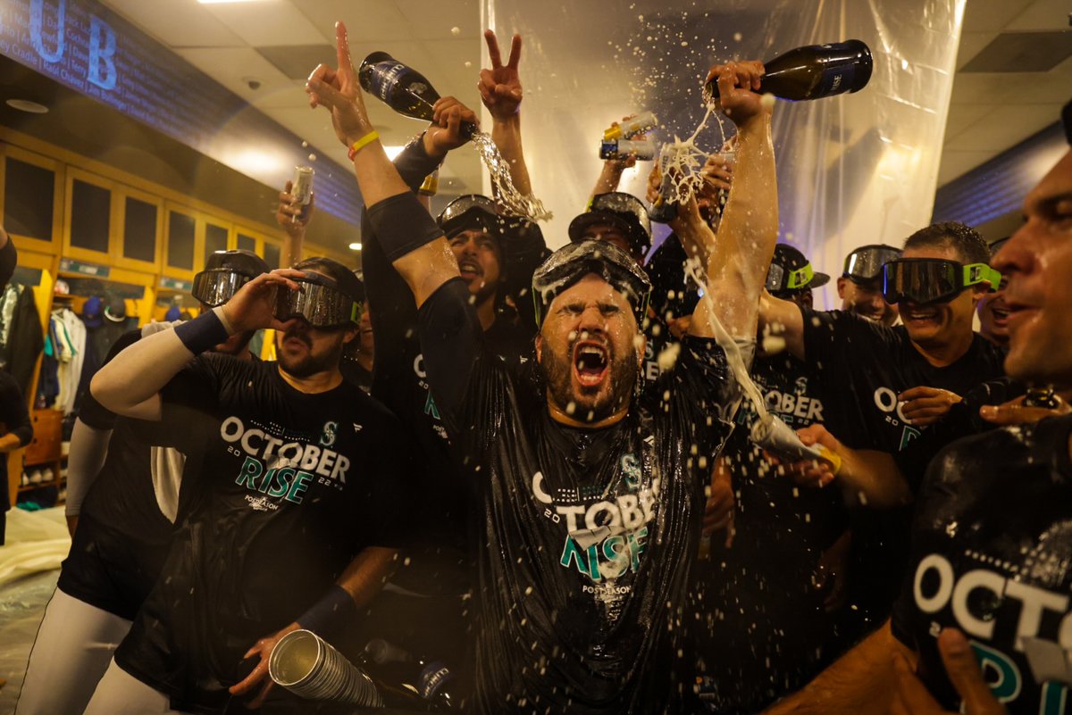 MLB's tweet photo. 21 years in the making. #CLINCHED https://t.co/C16jJKjLw2