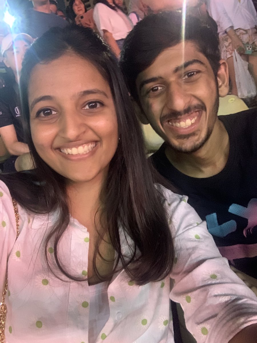 Missgarg98's tweet photo. IT IS FINALLY HAPPENING!!!!!!!!!

TIFOSI FOREVERRRRRRR🫶🏻#TrackTv #SingaporeGP #nightrace https://t.co/ztxN0rv5SA