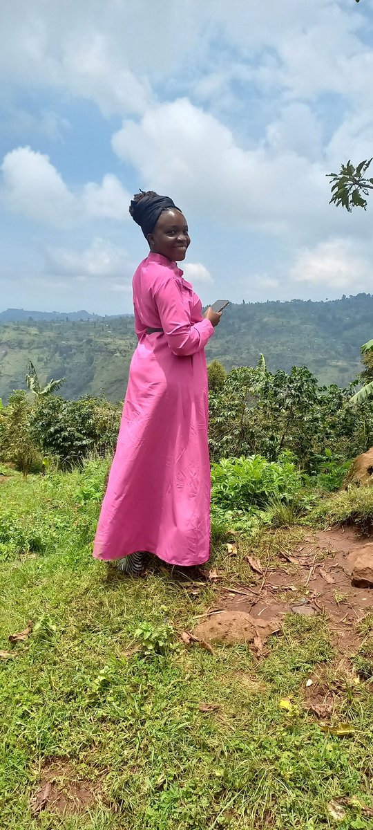 darling_ug's tweet photo. #InternationalCoffeeDay got us 2,250m above sea level in Bumugibole s/county Bulambuli district on Mount Elgon 🏔 celebrating #MtElgonSpecialtyCoffee ☕
#CroptoCup 🌱🍒☕
@CoffeeUganda @Baristahouseug @FAOUganda https://t.co/YTaMcmg21N