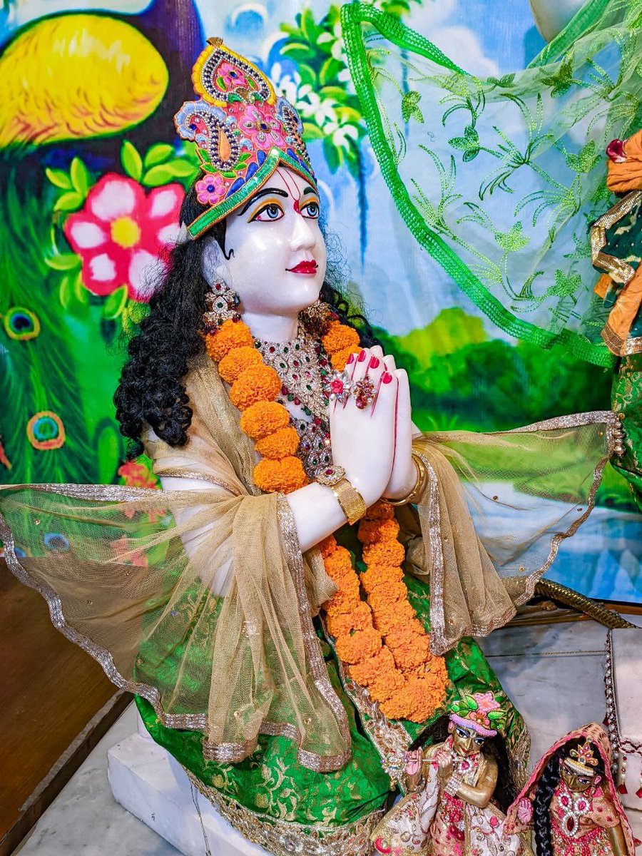 IskconAligarh's tweet photo. #Arjun #Krishna #deities(called as #Arjun #Varshney #Krishna) #Darshan,
#Iskcon #Aligarh #Gita #Gyan #Mandir, #Harduaganj. 01.10.2022
Photography courtesy of Mayapur Chandra (KRD) Prabhuji.
#APNA #SAHAYOGI #PREMI #PARIVAR.
#अपना #सहयोगी #प्रेमी #परिवार | https://t.co/4mpKjrQpZE