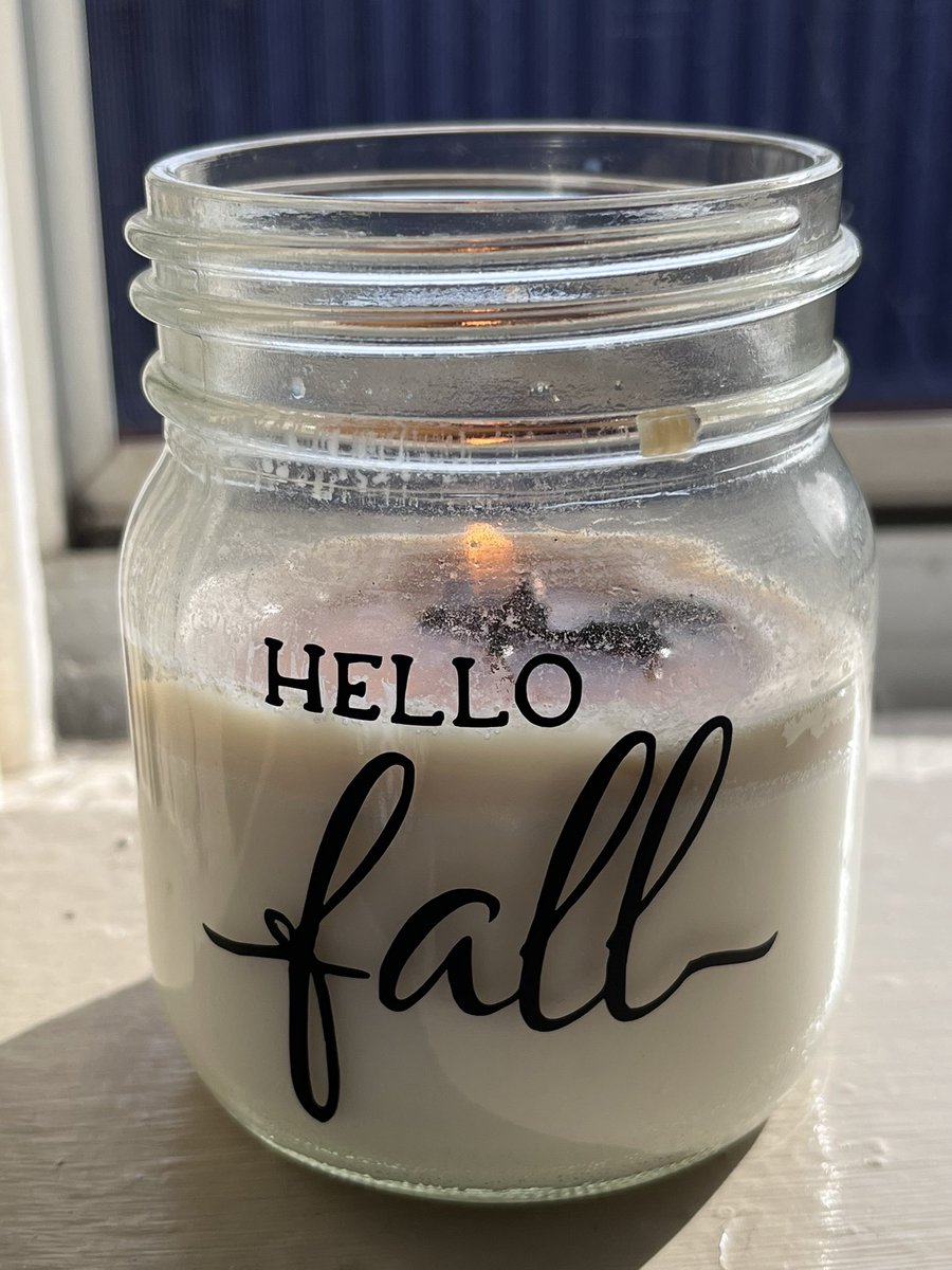 cdegoey2's tweet photo. I ♥️ the smell of October! Wishing everyone a month filled with sweet-smelling moments! #mypositivelife https://t.co/PrcpKAXN44