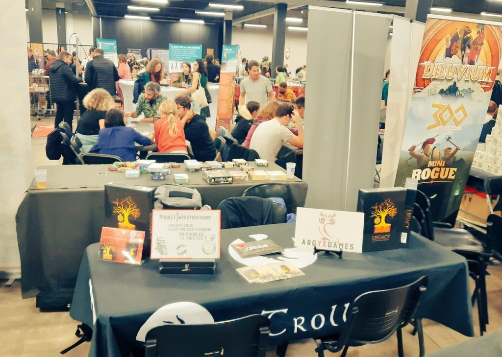 En place sur le stand de Trollune au salon Octogônes ! 
#Legacy #mysteryposter
