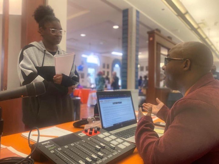 VSU_MassComm's tweet photo. Professors Eric Jackson and Antoine Williams introduce freshmen to all that the Mass Communications major offers during #decisionweek @VSU_1882 @VAStateACE https://t.co/bsxePkRFiS