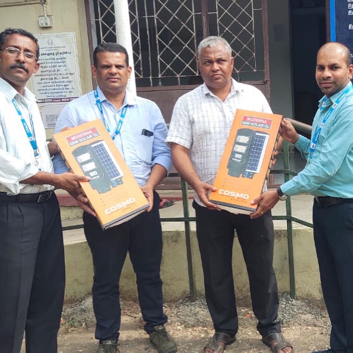 nsskpriet's tweet photo. Team NSS-UBA of KPR Institute of Engineering and Technology, donated integrated solar lights under the theme renewable energy at Rasipalayam adopted village on 01.10.2022. @NSSChennai @_NSSIndia #NSS #donation https://t.co/4BYRfSoJRS
