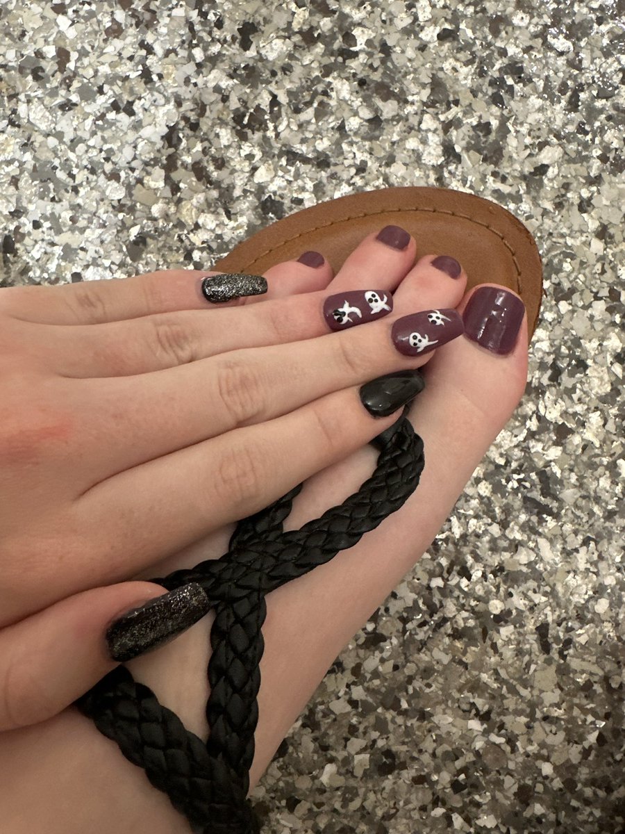 gothicbunny6's tweet photo. Nails and toes looking cute who’s reimbursing??? 

Onlyfans | nsfw | 18+ | porn | onlyfans creator | content creator | nsfw content | pornstars | content seller | nsfw seller |

Findom | Femdom | FinDOMME | FemDOMME | finsub | femsub | PayPig | cash cow | humanATM | https://t.co/fBNgX0zE3E
